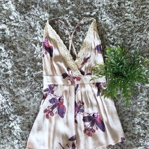 🌸Pink Floral Romper